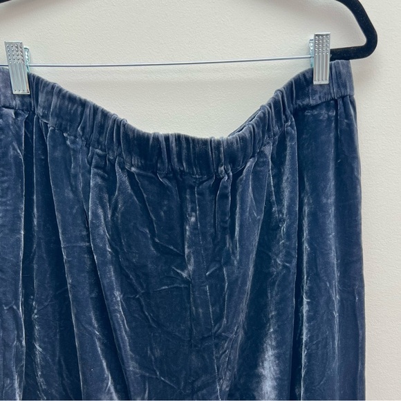 Vince Camuto size large wide leg blue velvet trousers - Picture 4 of 5